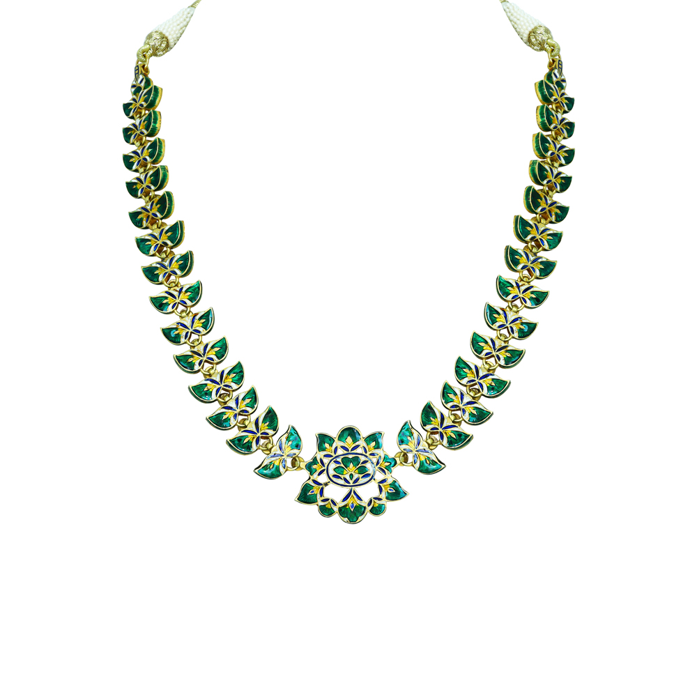 Ivory Polki Necklace with Floral Motif and Petal Design